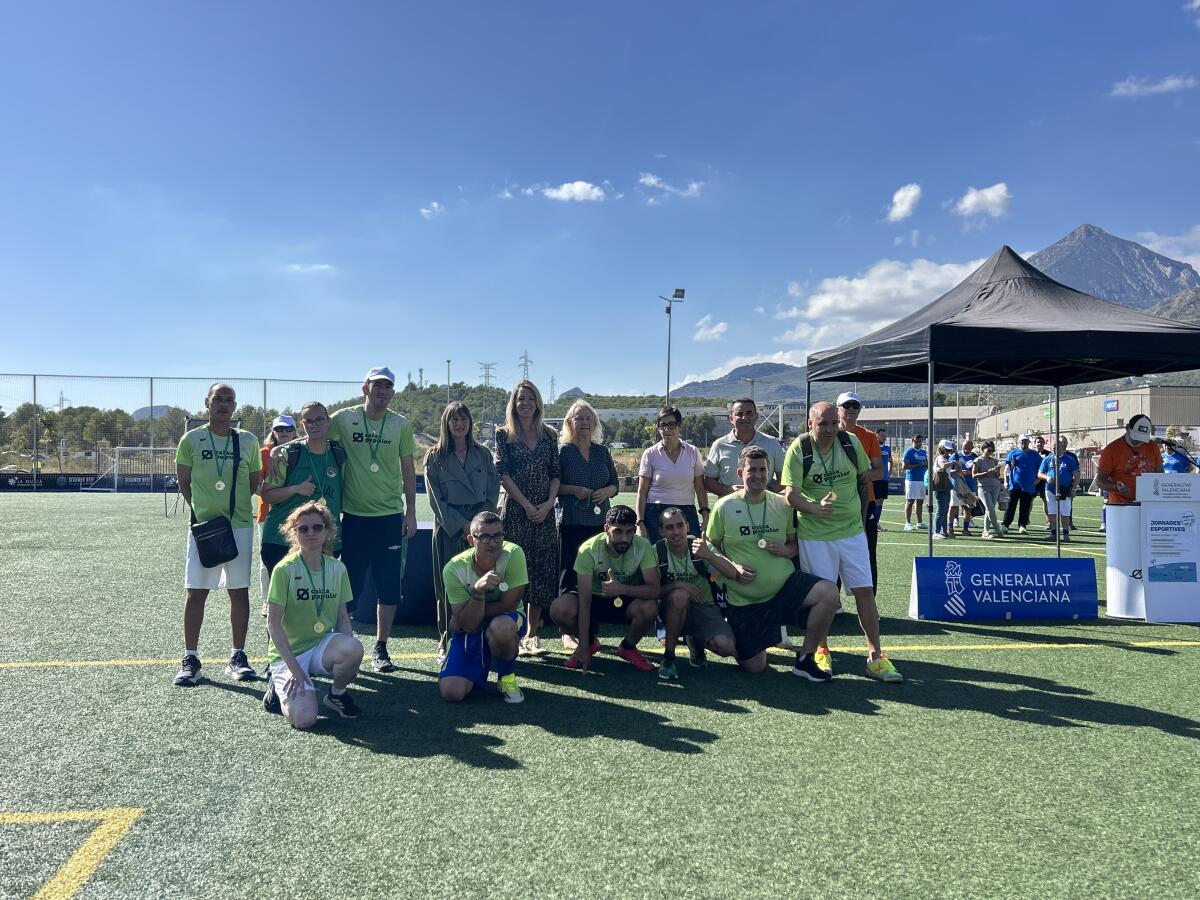 100 personas en la jornada deportiva &ldquo;Bienestar en Marcha&rdquo; en La Nuc&iacute;a
