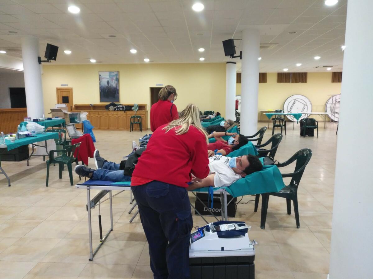 Por Navidad “Dona Sangre y Alimentos” en El Cirer