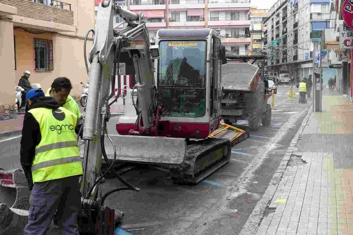 Benidorm &middot; Las mejoras de la obra de peatonalizaci&oacute;n de Tom&aacute;s Ortu&ntilde;o llegan a la calle Marte