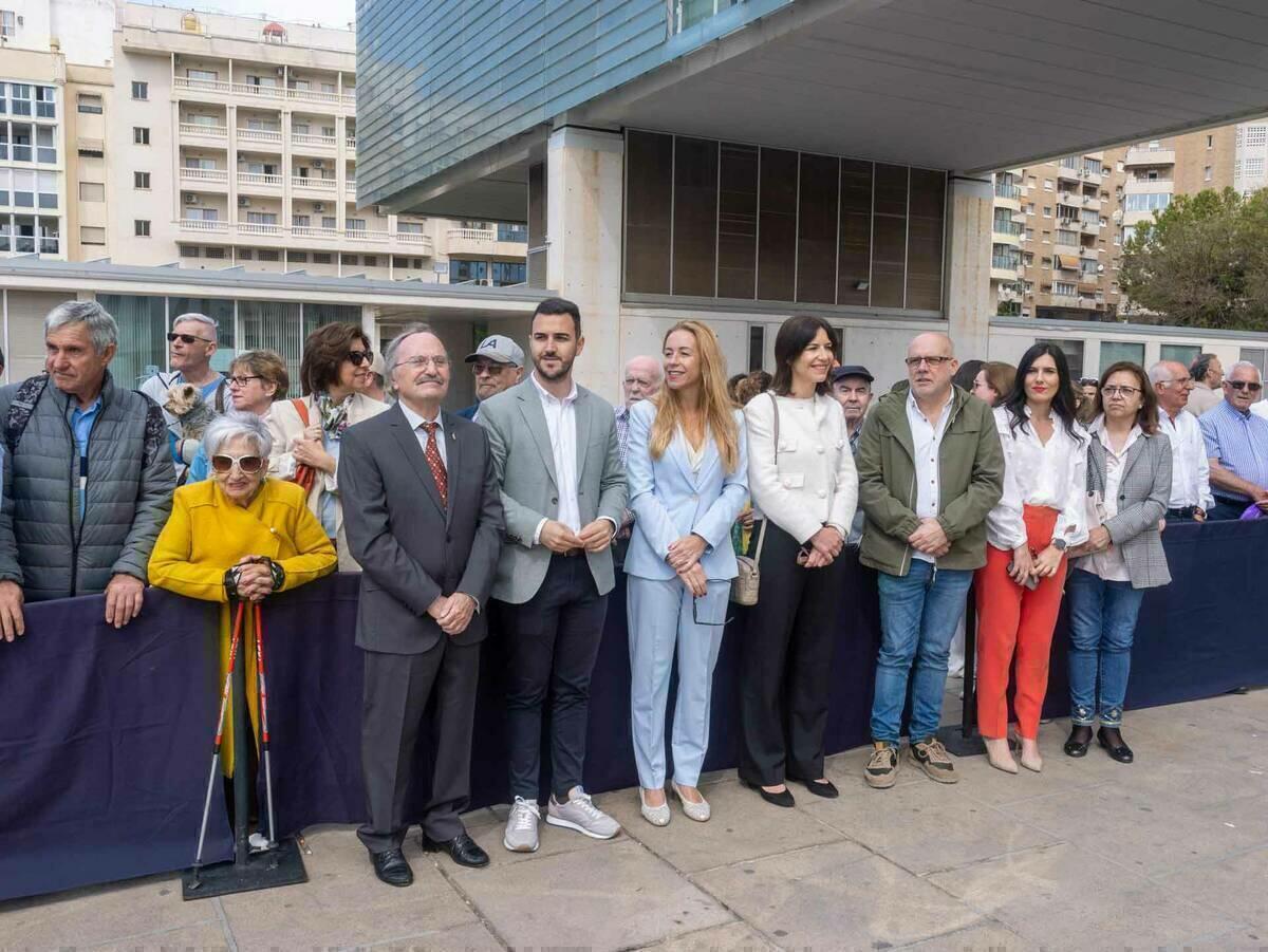 Músicos de 11 bandas interpretan el ‘Fiesta en Benidorm’ dirigidos por Rafael Doménech Pardo