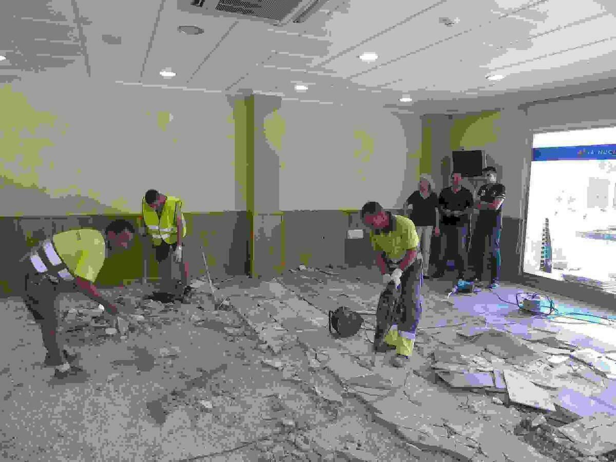 La Nuc&iacute;a &middot; El Ayuntamiento renueva el &ldquo;Local de la 3&ordf; Edad&rdquo;