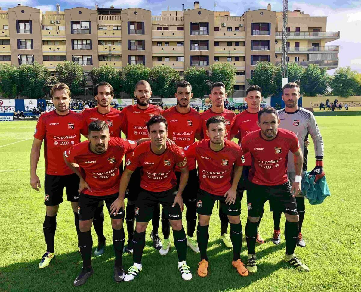 La Nuc&iacute;a pierde en Orihuela y cede el  liderato