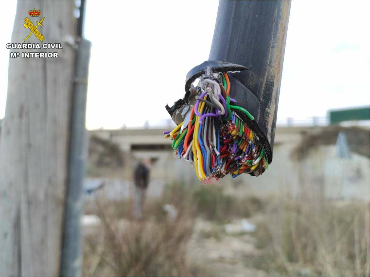 La Guardia Civil detiene a 4 personas y esclarece 18 delitos relacionados con el robo de cable de cobre