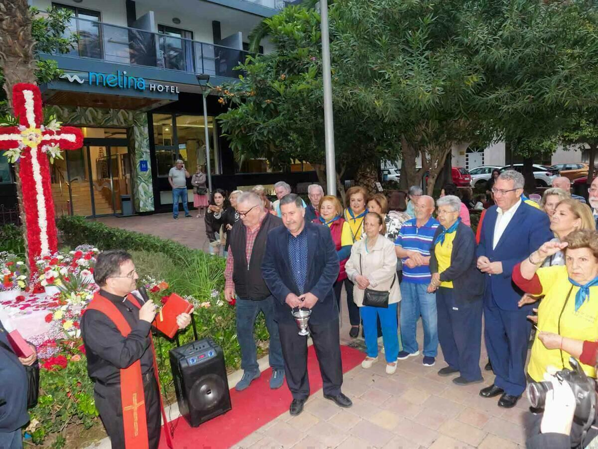 Los vecinos de El Campo-Plaza de España celebran la Cruz de Mayo 