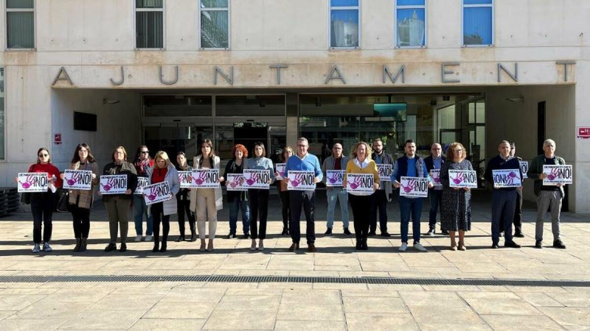 Benidorm rinde homenaje a la joven de Ciudad Real asesinada el domingo 8 de enero, tercera víctima confirmada de 2023