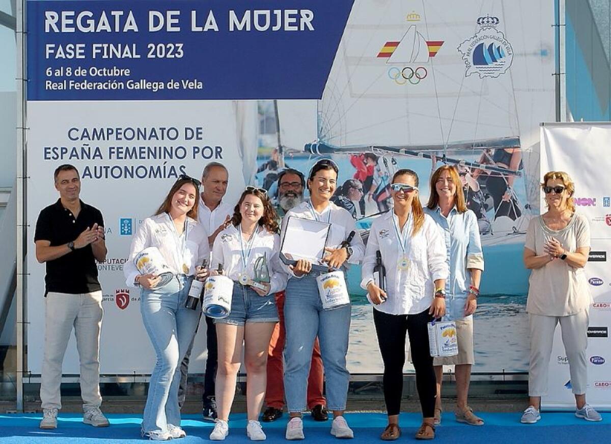 La Corporació Municipal rep les campiones d'Espanya de vela femenina