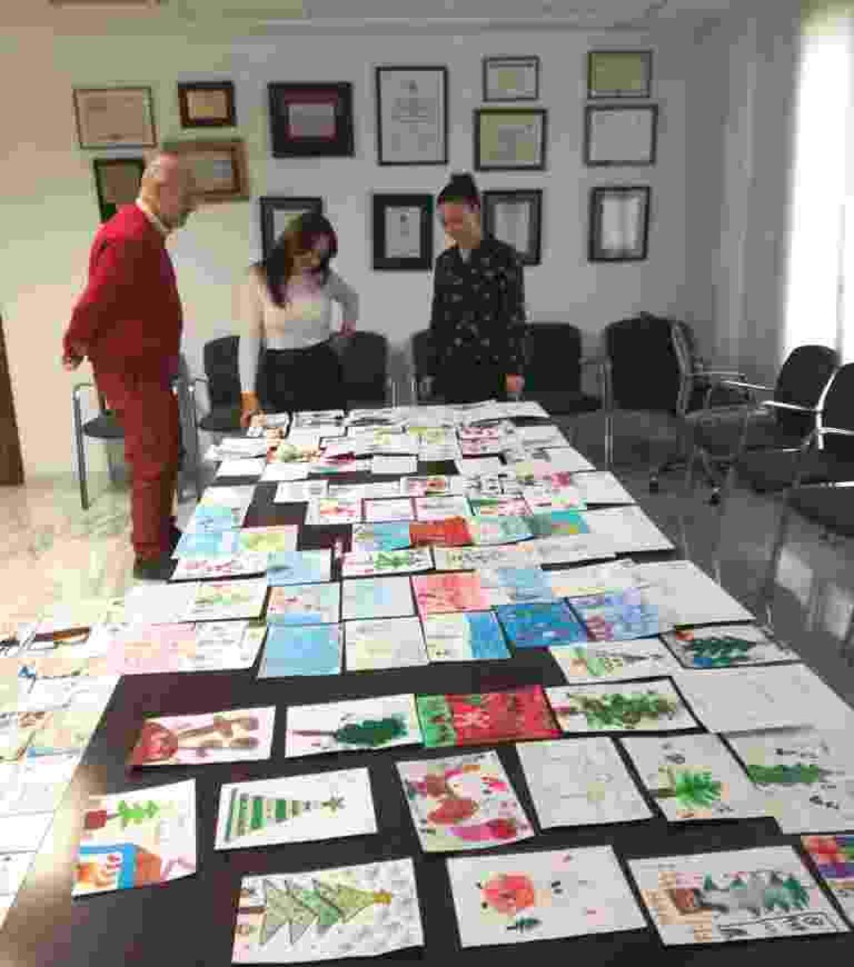 M&aacute;s de 200 escolares de Finestrat participan en el XI Concurso de Postales Navide&ntilde;as