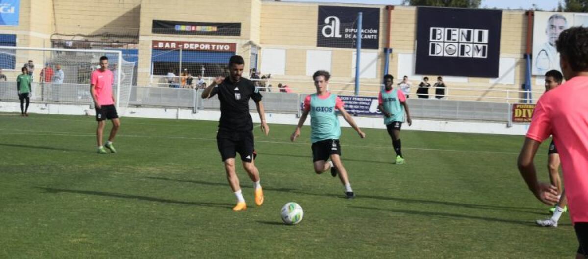 La academia del CF Benidorm disfrutó de su clínic con el campeón del Mundo y de la UEFA Champions League David Villa