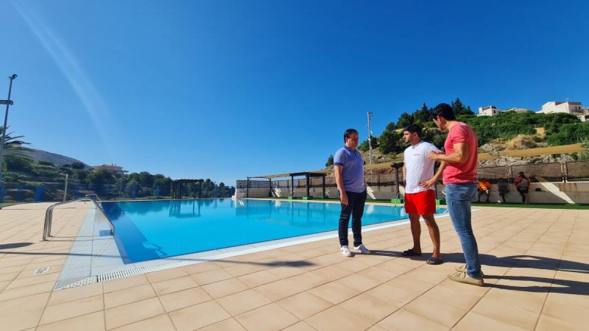 ABRE LA PISCINA MUNICIPAL DE FINESTRAT CON ACCESO GRATUITO PARA MENORES DE 13 AÑOS Y MAYORES DE 65