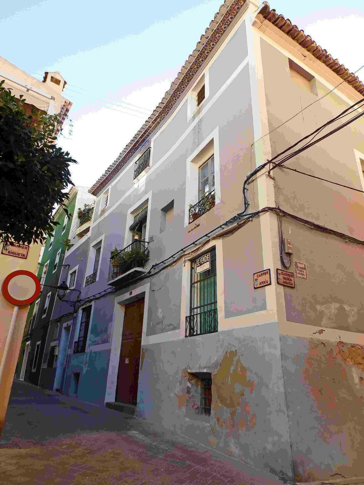La Vila &middot; El Ayuntamiento descubre el colegio Santa Marta en una casa del Casco Antiguo