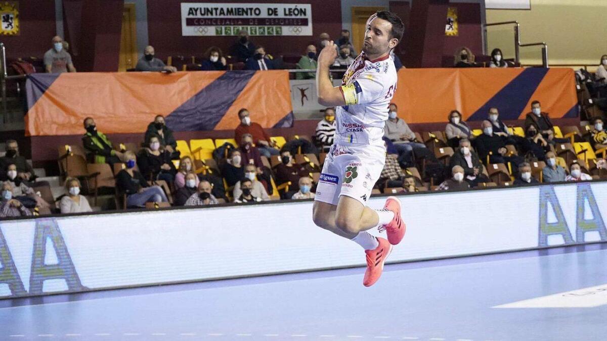 José Mario Carrillo completara la posición de extremo izquierdo del Balonmano Benidorm