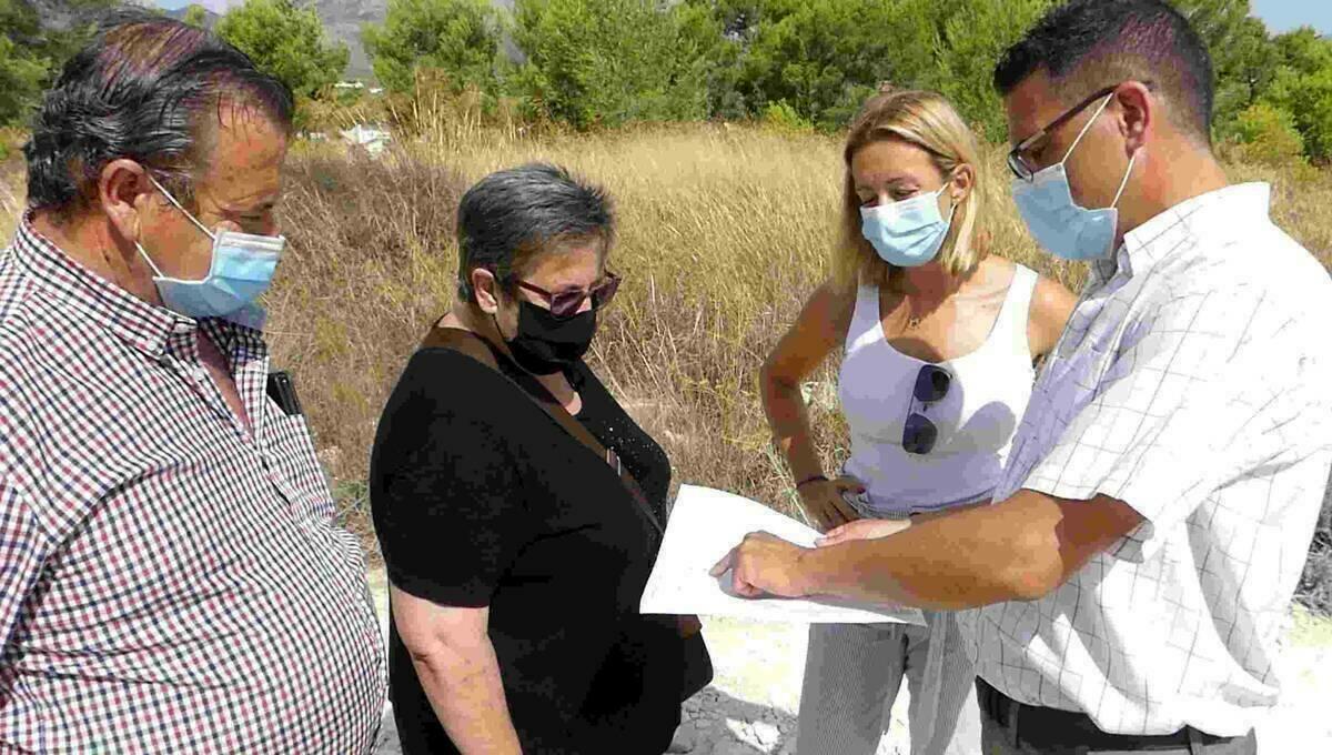 Iluminaci&oacute;n solar y c&aacute;maras de seguridad luchan contra los vertidos ilegales de escombros en la Huerta