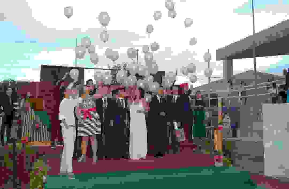  El IES Rodolfo Llopis celebra una nueva promoci&oacute;n de alumnos con el acto de entrega de orlas