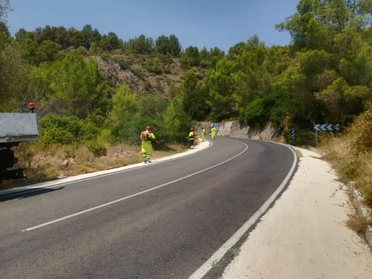 Carlos Mazón destaca el trabajo del Área de Carreteras de la Diputación en el incendio iniciado en La Vall d’Ebo  