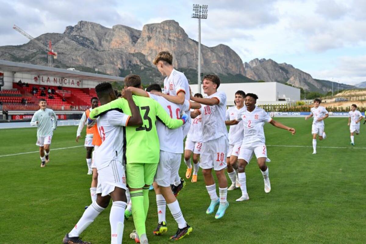 España sub 16 gana a Estados Unidos en los penaltis en La Nucía