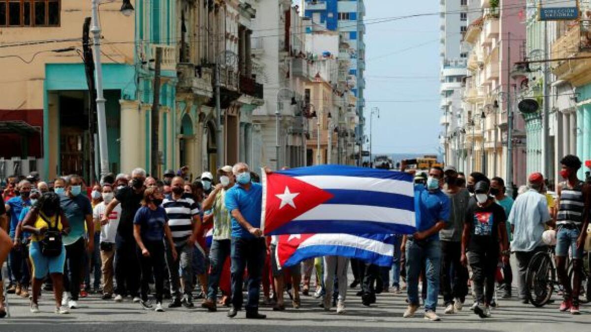 Fuerte despliegue policial y apagón infomativo en Cuba un día después de las protestas