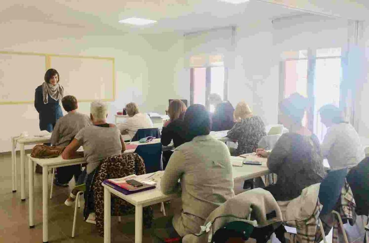 Todos los cursos municipales de la concejalía de educación de Finestrat cuelgan el cartel de completo 