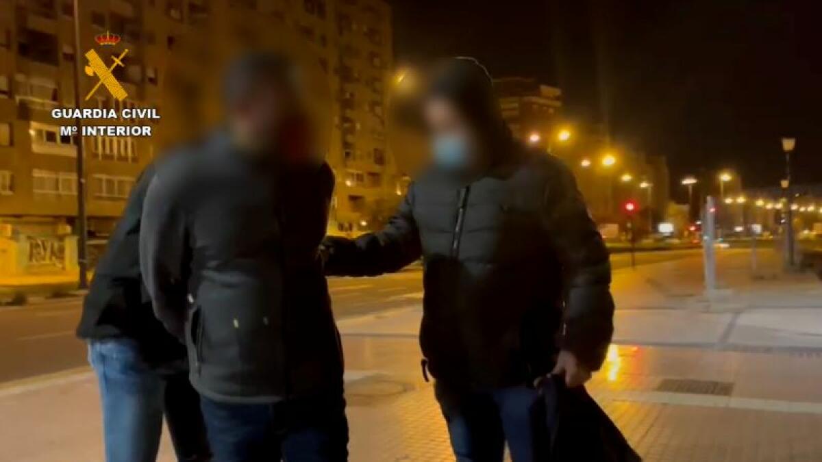 La Guardia Civil detiene a tres personas dedicadas a estafas mediante el método ‘man in the middle’