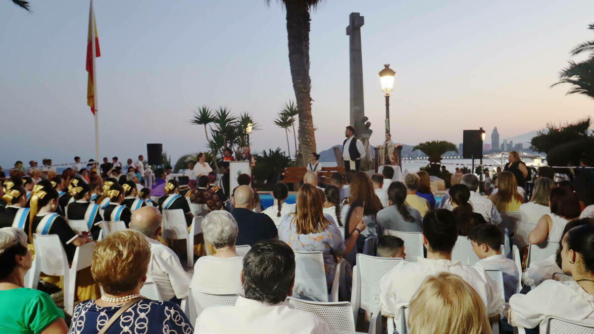 Una misa y un emotivo pregón de Ana Llambrich inician los festejos de la Virgen del Carmen en Benidorm