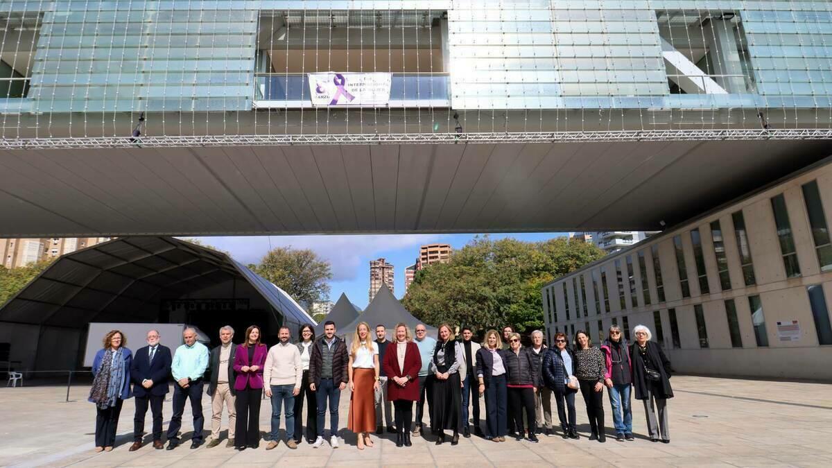 Benidorm reafirma su compromiso con la igualdad en la conmemoración del Día Internacional de la Mujer