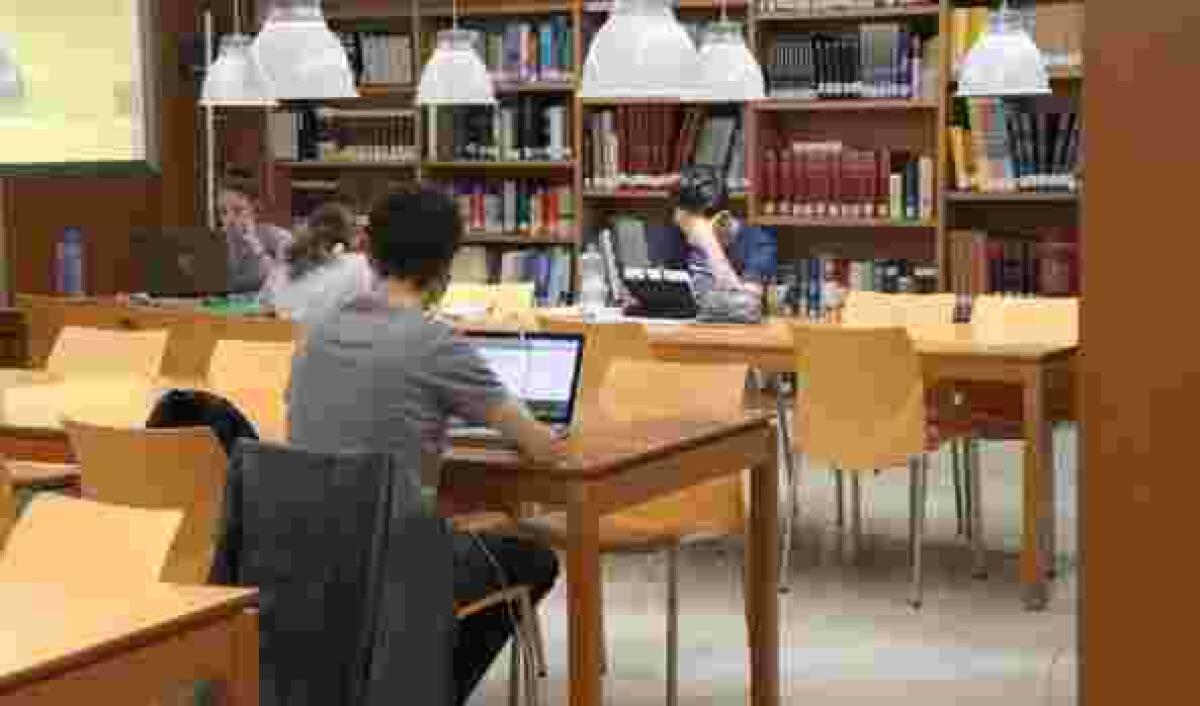 Más de 200 estudiantes de Benidorm realizan desde mañana las pruebas de Selectividad 