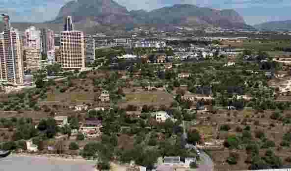 Benidorm aborda la petici&oacute;n de los propietarios de Armanello de promover el desarrollo del sector