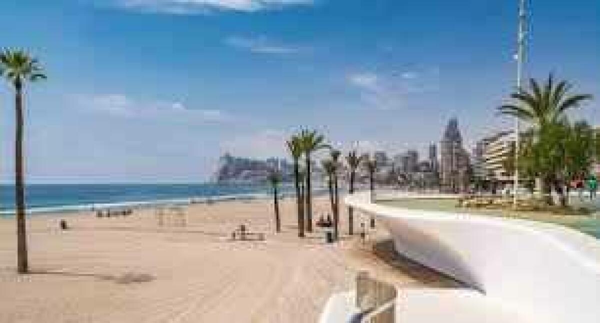 Benidorm habilita tres nuevos accesos a las playas, a petici&oacute;n de vecinos, comerciantes y hosteleros.