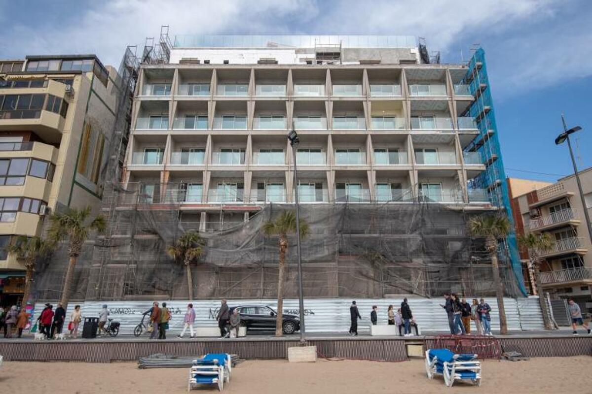 Atrás queda el 'Hotel Selomar': el nuevo dueño abrirá bajo la marca 'Barceló Benidorm Beach'