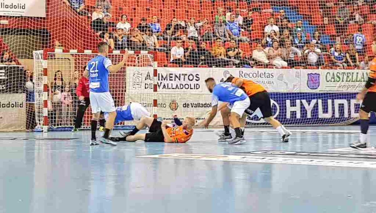 BM Benidorm &middot; Segunda parte para olvidar y primera derrota de la temporada en Valladolid