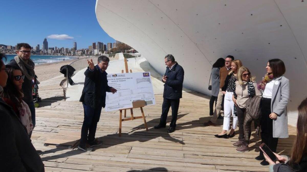 Benidorm inicia mañana la sustitución completa de la pasarela de la playa de Poniente