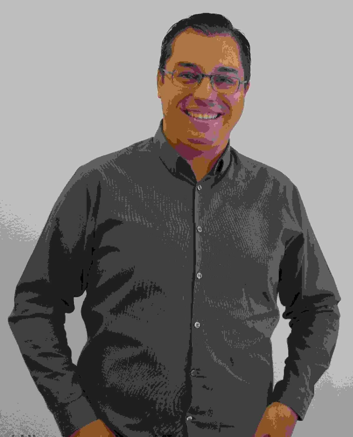 Desde fuera: f&uacute;tbol &iquest;el opio o la oportunidad?, por Valent&iacute;n Fina Oviedo