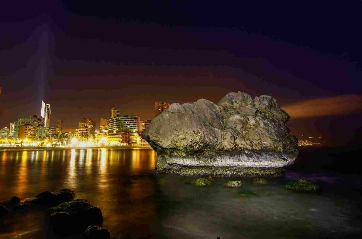 Finestrat vuelve a sumarse a la &ldquo;Hora del Planeta&rdquo; y apagar&aacute; 1 hora las luces de La Penya y el paseo de la Cala el pr&oacute;ximo 24 de marzo