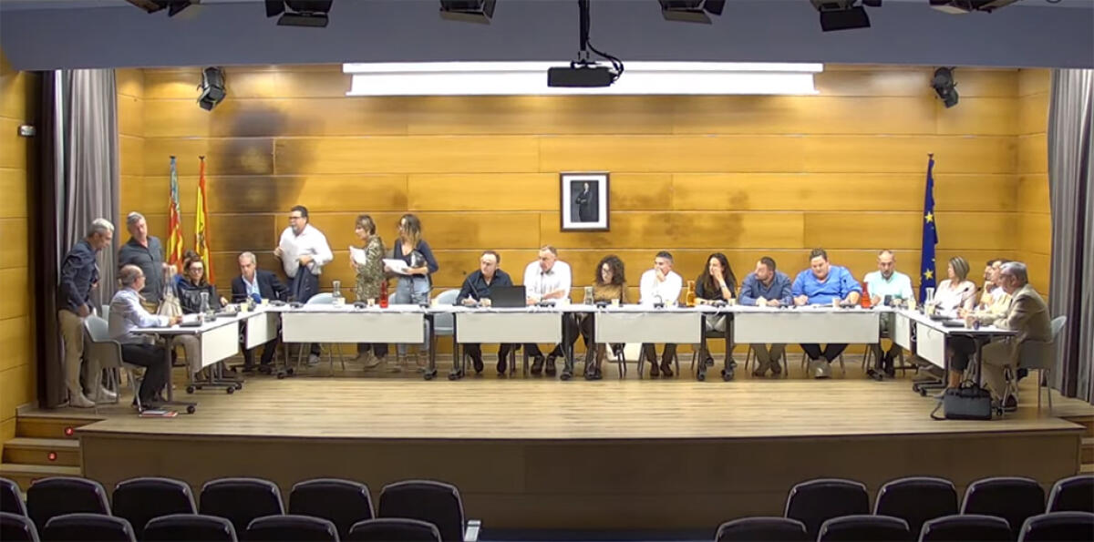 El PP abandona el Pleno antes de votar una moción por urgencia sobre el cáncer de mama y el sistema sanitario en la Comunitat Valenciana