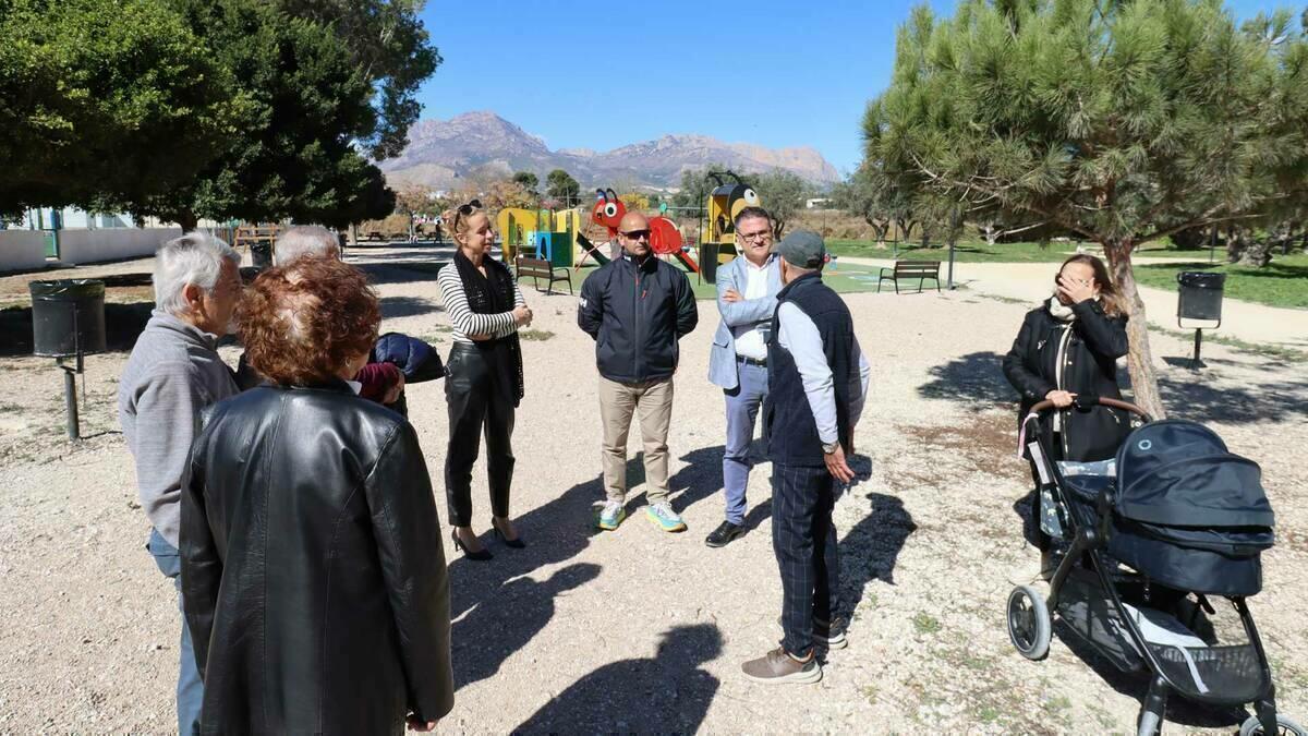 La campaña ‘A pie de calle’ se desplaza al parque del Rincón de Loix para conocer las propuestas de mejora de los vecinos  