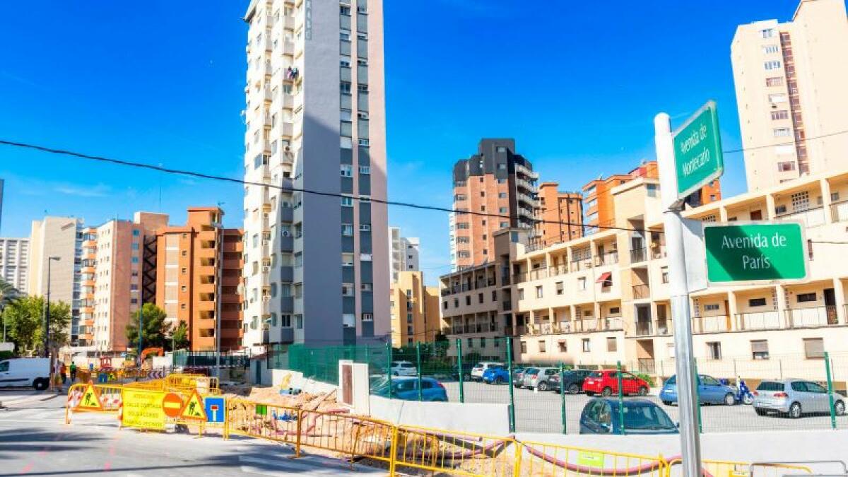 Benidorm agiliza las obras en la avenida Montecarlo para finalizarlas en dos semanas en el tramo entre las calles París y Roma