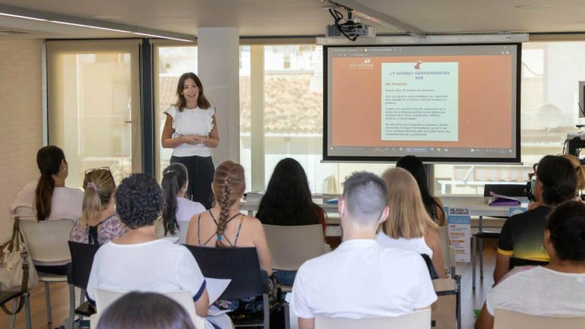 Una veintena de personas paradas participan en ‘Actívate y encuentra tu empleo’ en el Torrejó