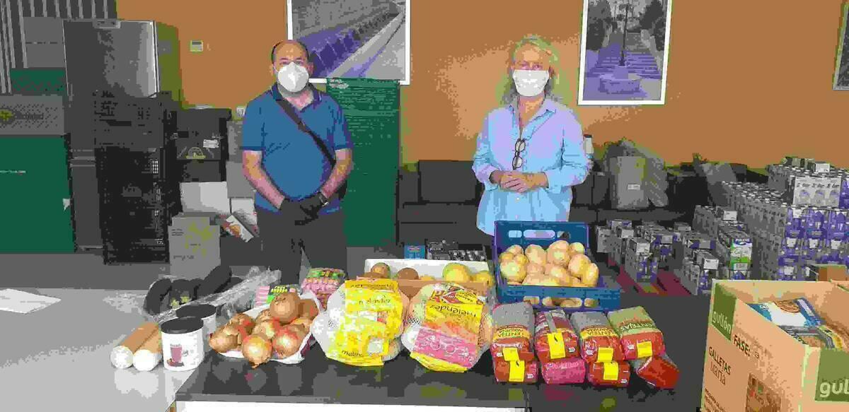 Donaciones solidarias de Dialprix, Frutas Martí y Asociación Eleos  al “Programa de Alimentos”.