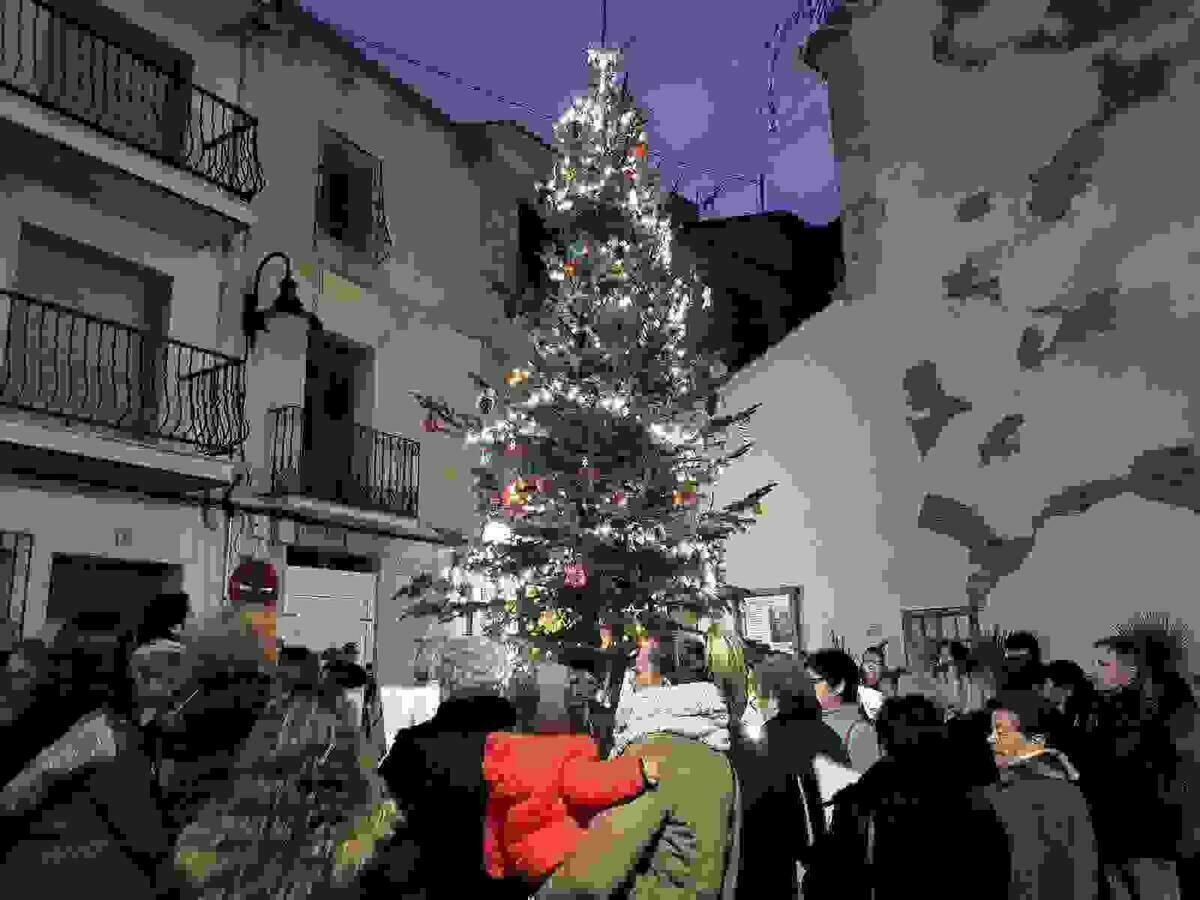 Finestrat dar&aacute; la bienvenida a la navidad este viernes con el encendido del &aacute;rbol y la inauguraci&oacute;n del bel&eacute;n