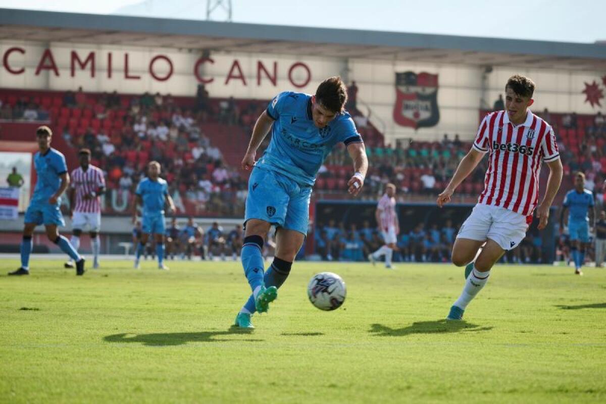 El Stoke City empató 1-1 con el Levante en el Estadi Olímpic