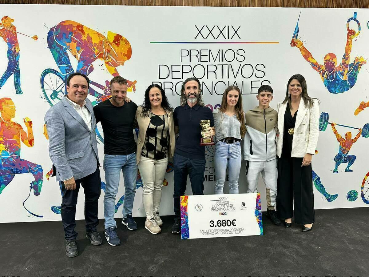 LA JOVEN TAEKWONDISTA DE FINESTRAT VIOLETA DÍAZ RECIBE EL PREMIO “PROMESA DEPORTIVA” QUE OTORGA LA DIPUTACIÓN DE ALICANTE EN LA GALA PROVINCIAL DEL DEPORTE