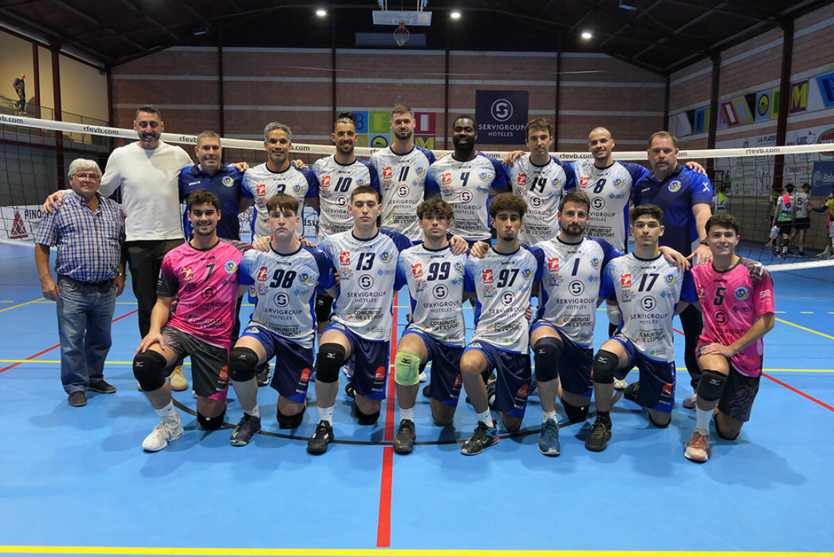 Triunfo sufrido del Servigroup Benidorm ante el Stapol CV Collado Villalba  (3-2)