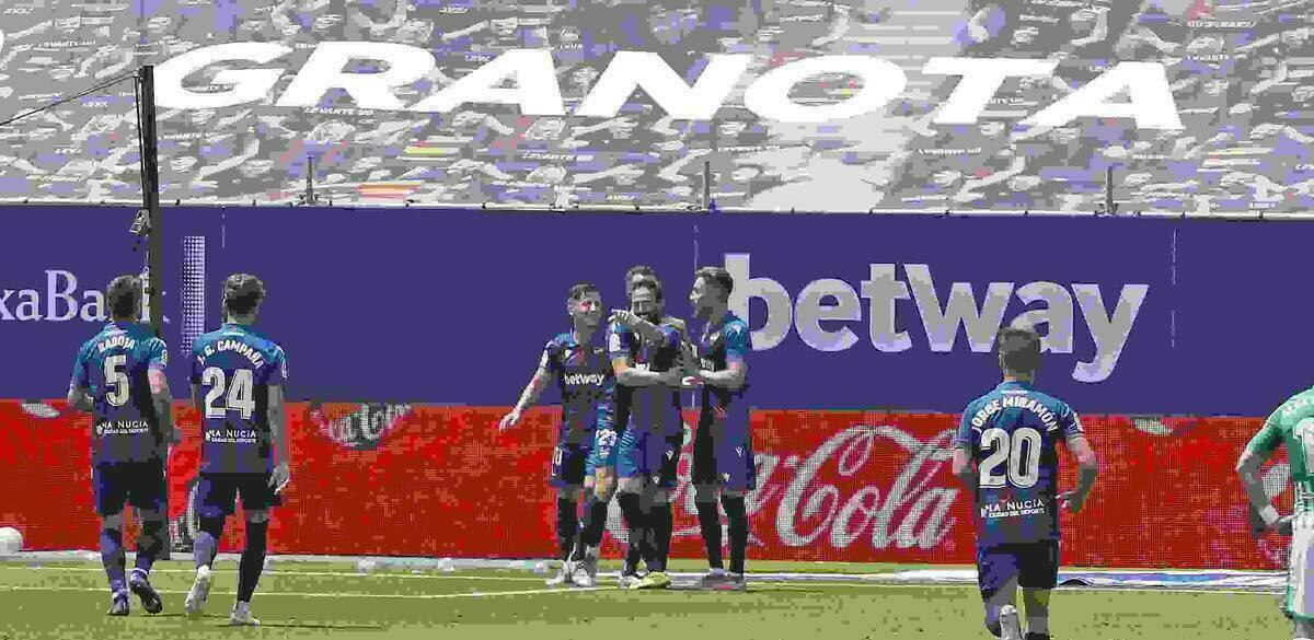 El Levante se enfrenta a la Real Sociedad hoy en La Nuc&iacute;a.
