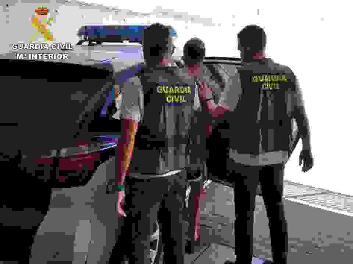 La Guardia Civil esclarece los robos en vivienda cometidos en las partidas ilicitanas de Valverde y Perleta.