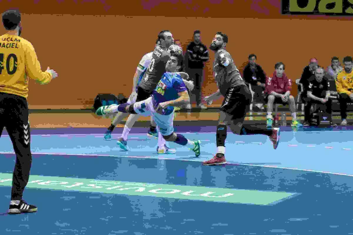 BM Benidorm &middot; Pablo Simonet renueva para las dos pr&oacute;ximas temporadas