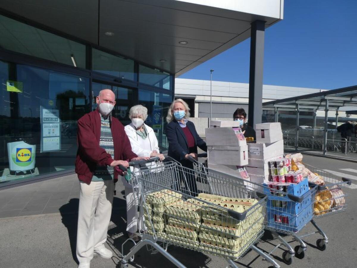 Donación de la ONG “CHUMS” al Programa de Alimentos de La Nucía