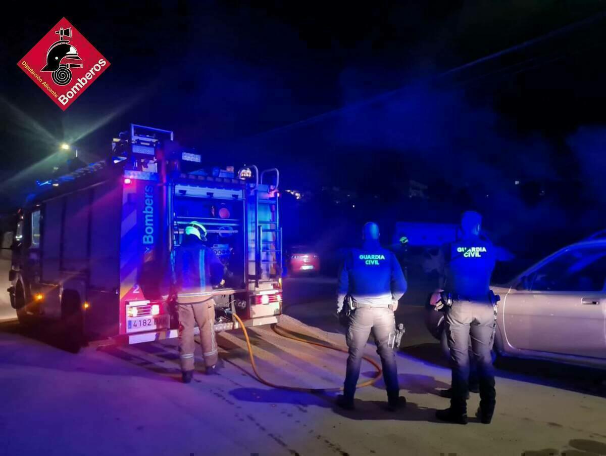 INCENDIO DE VEHICULO EN ALTEA