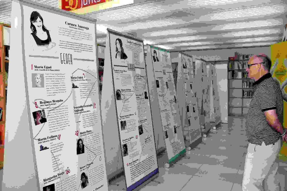 Comarca &middot; La Biblioteca Municipal l&rsquo;Espill da a conocer a las escritoras valencianas a trav&eacute;s de una exposici&oacute;n