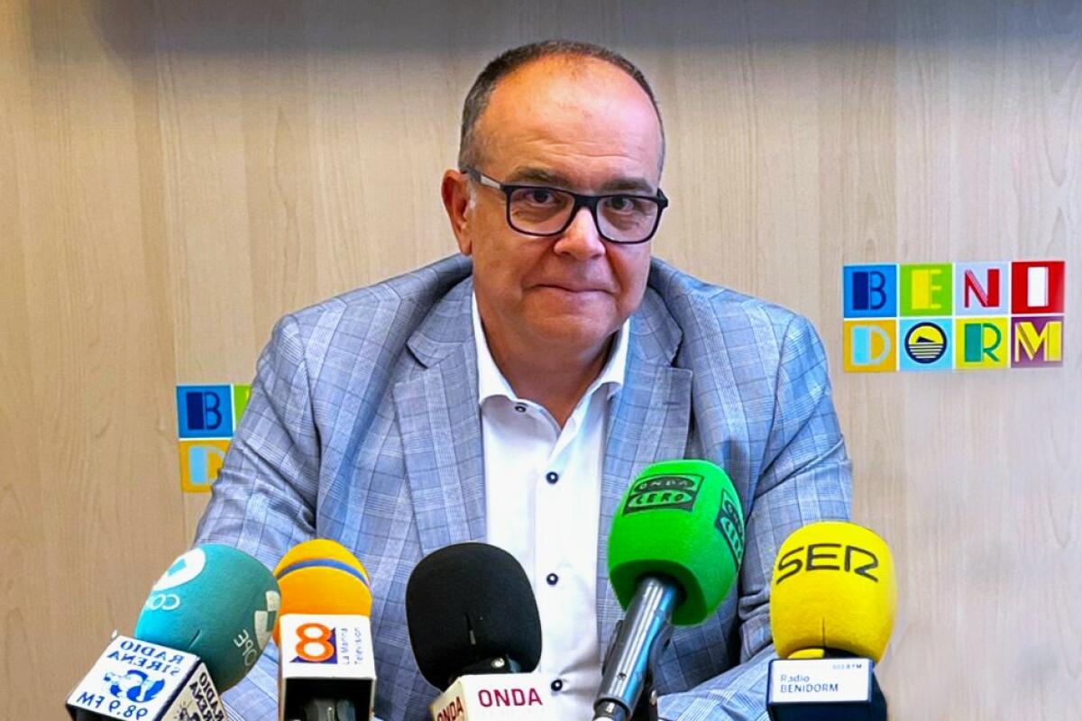 Charco: “Hoy se consuma el segundo estacazo de Toni Pérez al bolsillo de los benidormenses con la subida del 23% del IBI”