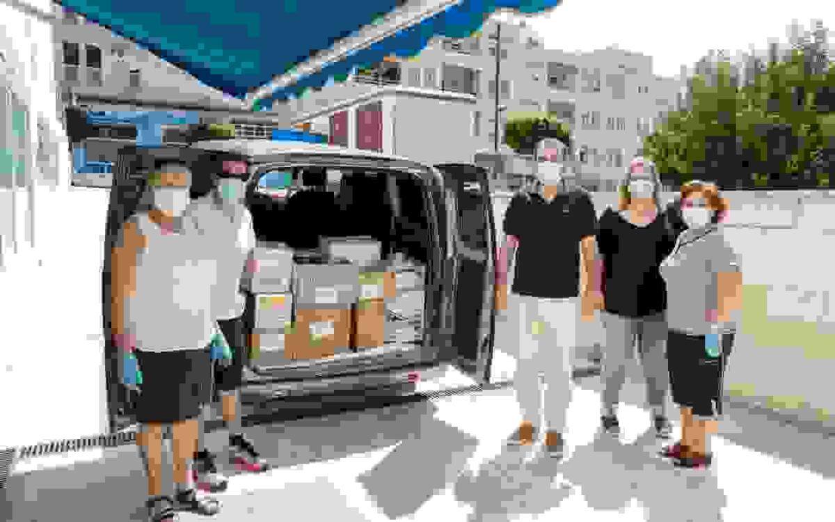 El Grupo Atentia dona 300 kilos de alimentos no perecederos al Voluntariado Social.