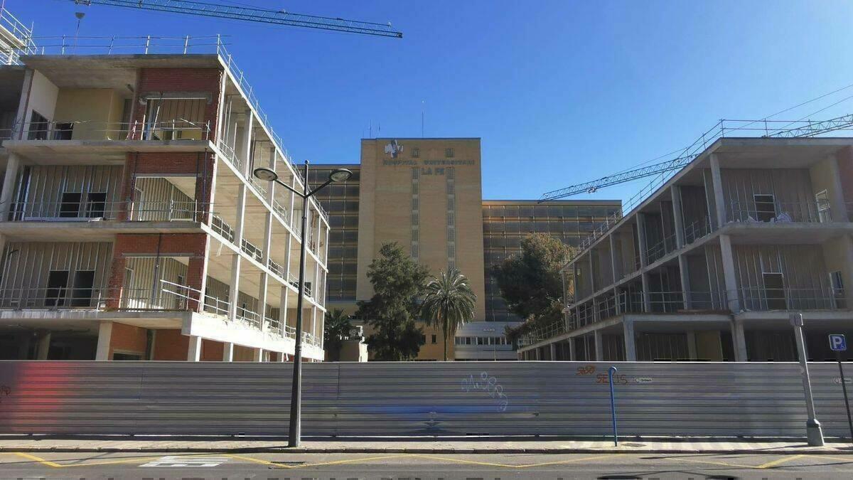 Adiós al antiguo hospital La Fe de València: Sanidad prevé el derribo antes de abrir los nuevos centros de salud a principios de 2023